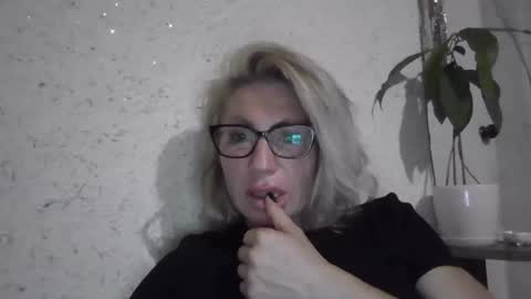 Snapshot of fox_red_lady7 chatting on May 8, 7:30 pm fox_red_lady7 online show from May 8, 7:30 pm