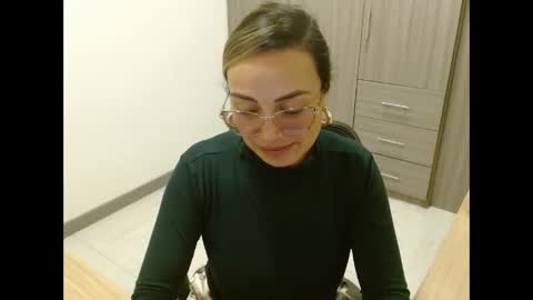 Snapshot of fox_renata chatting on October 28, 2:59 am Renata online show from October 28, 2:59 am