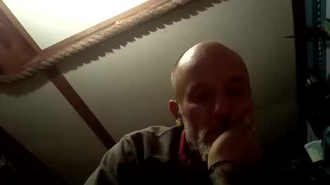 Snapshot of foxbodydave chatting on January 8, 1:57 pm foxbodydave online show from January 8, 1:57 pm