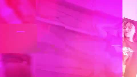 Snapshot of foxe_sailey chatting on June 28, 4:24 pm Fox love you online show from June 28, 4:24 pm