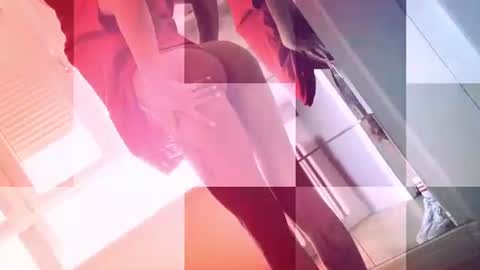 Snapshot of foxe_sailey chatting on July 1, 10:50 am Fox love you online show from July 1, 10:50 am
