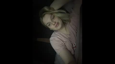 i am your baby Alien  online show from November 30, 8:13 pm