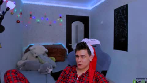 Foxicfu online show from December 30, 3:24 pm