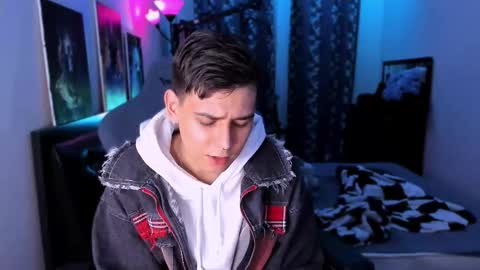 Foxicfu online show from September 27, 2:11 pm