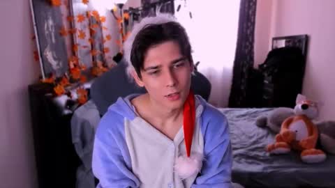 Foxicfu online show from December 18, 7:03 am