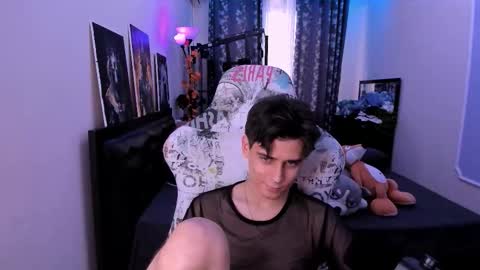 Foxicfu online show from March 6, 9:50 am