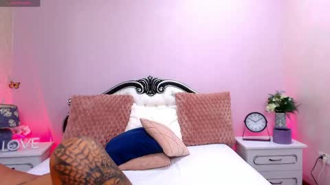 Snapshot of foxxyclarise chatting on June 3, 5:18 pm Clarise online show from June 3, 5:18 pm