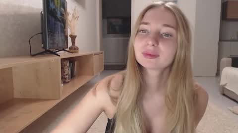 Snapshot of foxy0990 chatting on January 21, 1:32 pm Maria online show from January 21, 1:32 pm