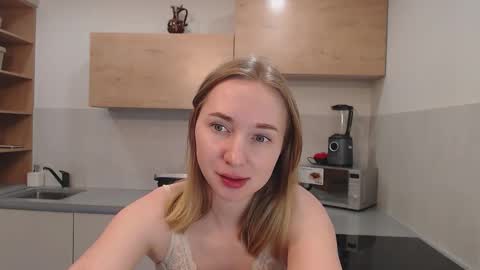 Snapshot of foxy0990 chatting on March 2, 10:00 am Maria online show from March 2, 10:00 am