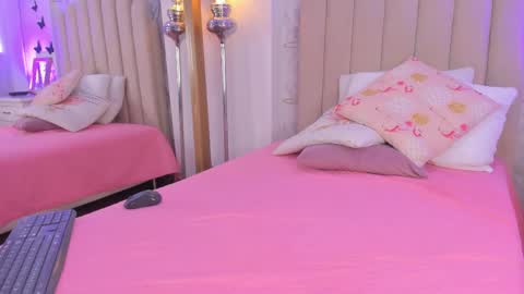 Snapshot of foxy200__ chatting on June 2, 6:21 pm Foxy online show from June 2, 6:21 pm