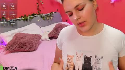 Snapshot of foxy__vibe chatting on April 8, 3:06 am April online show from April 8, 3:06 am