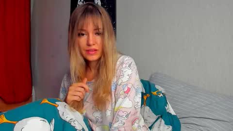 Foxy online show from September 19, 12:23 am
