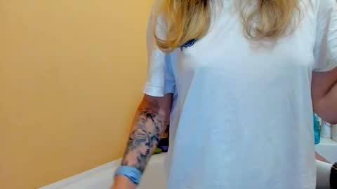 Foxy online show from October 9, 12:19 am