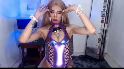foxy_goddess online show from December 4, 5:10 pm