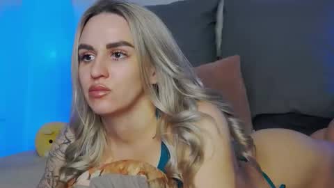 Foxy Kimmi online show from February 13, 6:31 am