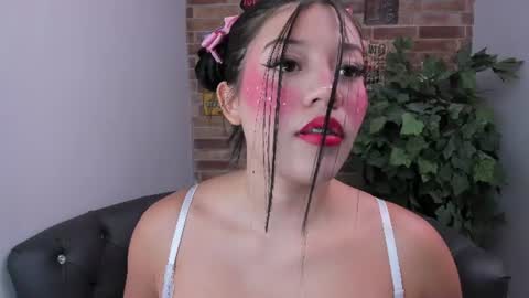 Snapshot of foxy_loren chatting on July 2, 11:05 am Loren online show from July 2, 11:05 am
