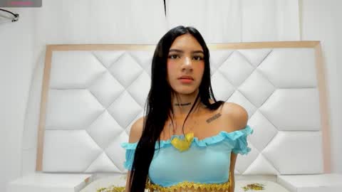 foxyhillx online show from October 30, 8:09 pm