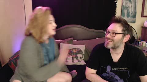 Snapshot of foxymalloryknoxy69 chatting on December 7, 6:32 am Mallory Koxx online show from December 7, 6:32 am