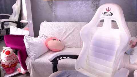 Maya online show from October 24, 7:38 am