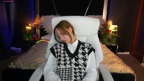 Snapshot of foxymayy chatting on April 20, 1:14 pm Maya online show from April 20, 1:14 pm