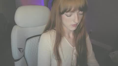 Snapshot of foxyredddd chatting on June 9, 8:37 am beautiful blair online show from June 9, 8:37 am