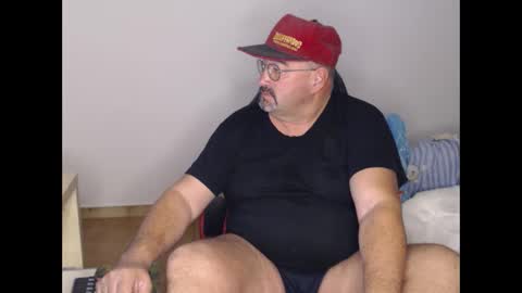 Fraboys online show from November 1, 6:59 am