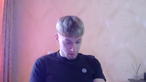 frame_tamer888 online show from June 13, 9:07 am