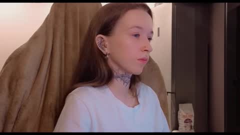 fran_bow online show from November 28, 6:32 pm