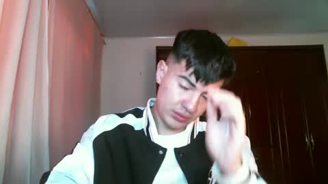 Snapshot of franccesco_699 chatting on December 13, 6:27 pm franccesco_699 online show from December 13, 6:27 pm