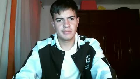 Snapshot of franccesco_699 chatting on December 18, 7:08 pm franccesco_699 online show from December 18, 7:08 pm
