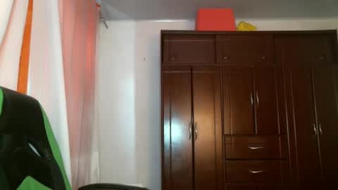 Snapshot of franccesco_699 chatting on December 19, 4:57 pm franccesco_699 online show from December 19, 4:57 pm