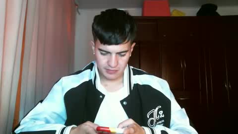 Snapshot of franccesco_699 chatting on December 21, 5:51 pm franccesco_699 online show from December 21, 5:51 pm