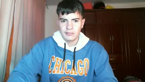 Snapshot of franccesco_699 chatting on December 22, 4:27 pm franccesco_699 online show from December 22, 4:27 pm