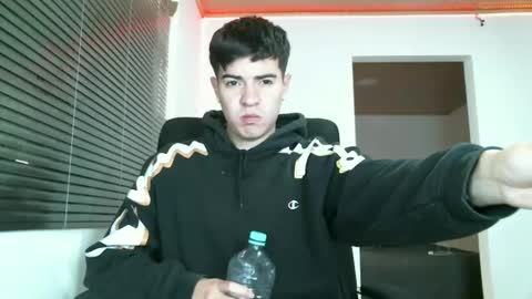 Snapshot of franccesco_699 chatting on January 3, 4:37 pm franccesco_699 online show from January 3, 4:37 pm
