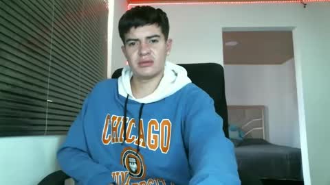 Snapshot of franccesco_699 chatting on January 7, 4:05 pm franccesco_699 online show from January 7, 4:05 pm