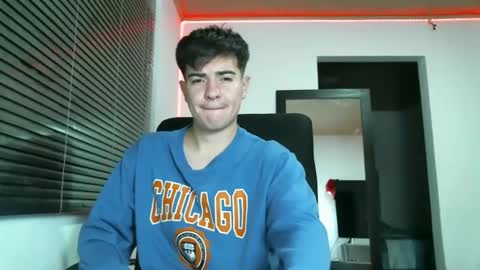 Snapshot of franccesco_699 chatting on January 16, 1:06 am franccesco_699 online show from January 16, 1:06 am