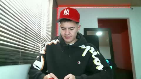Snapshot of franccesco_699 chatting on January 19, 4:57 pm franccesco_699 online show from January 19, 4:57 pm