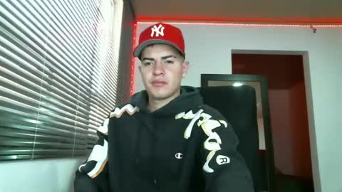 Snapshot of franccesco_699 chatting on January 22, 4:33 pm franccesco_699 online show from January 22, 4:33 pm