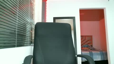 Snapshot of franccesco_699 chatting on February 18, 7:09 pm franccesco_699 online show from February 18, 7:09 pm