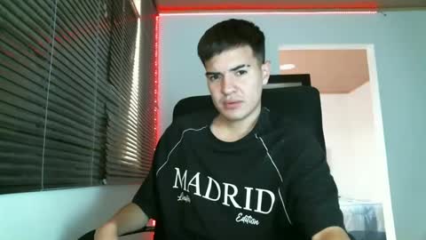 Snapshot of franccesco_699 chatting on March 3, 2:37 pm franccesco_699 online show from March 3, 2:37 pm