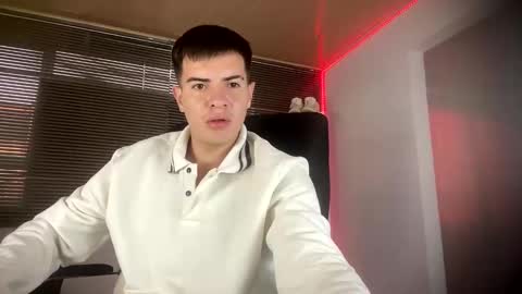 Snapshot of franccesco_699 chatting on March 3, 10:20 pm franccesco_699 online show from March 3, 10:20 pm