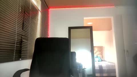 Snapshot of franccesco_699 chatting on March 4, 4:09 pm franccesco_699 online show from March 4, 4:09 pm