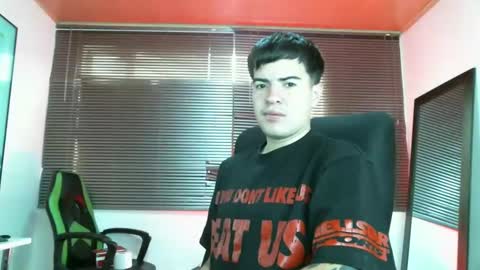 Snapshot of franccesco_699 chatting on September 10, 4:51 pm franccesco_699 online show from September 10, 4:51 pm