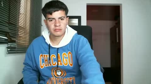 Snapshot of franccesco_699 chatting on October 6, 9:45 pm franccesco_699 online show from October 6, 9:45 pm