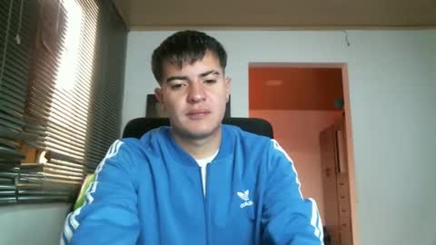 Snapshot of franccesco_699 chatting on October 19, 5:35 pm franccesco_699 online show from October 19, 5:35 pm