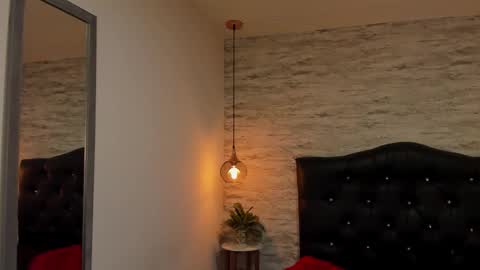 Snapshot of francesca_bbw chatting on February 1, 2:32 am online show from February 1, 2:32 am