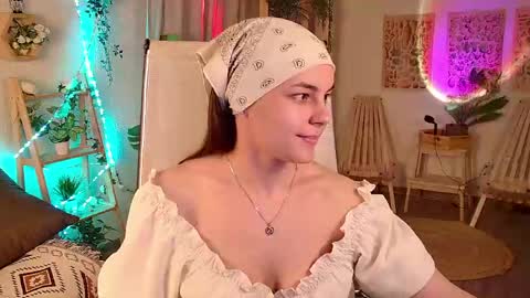 Snapshot of francescacavaliere chatting on May 16, 10:36 am Francesca online show from May 16, 10:36 am