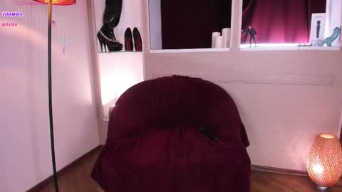 Frances York online show from November 14, 4:33 am