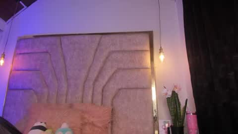 Snapshot of francheska121 chatting on July 16, 6:25 pm francheska121 online show from July 16, 6:25 pm
