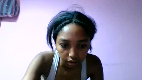 Snapshot of francia333068 chatting on June 7, 5:33 am francia333068 online show from June 7, 5:33 am